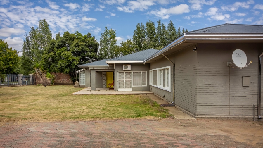 3 Bedroom Property for Sale in Wilgenhof Free State